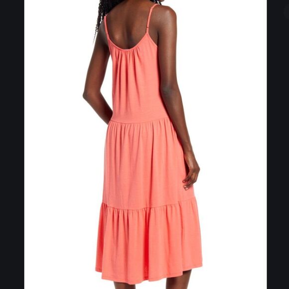 ALL IN FAVOR Tiered Coral Jersey Dress - Picture 2 of 3